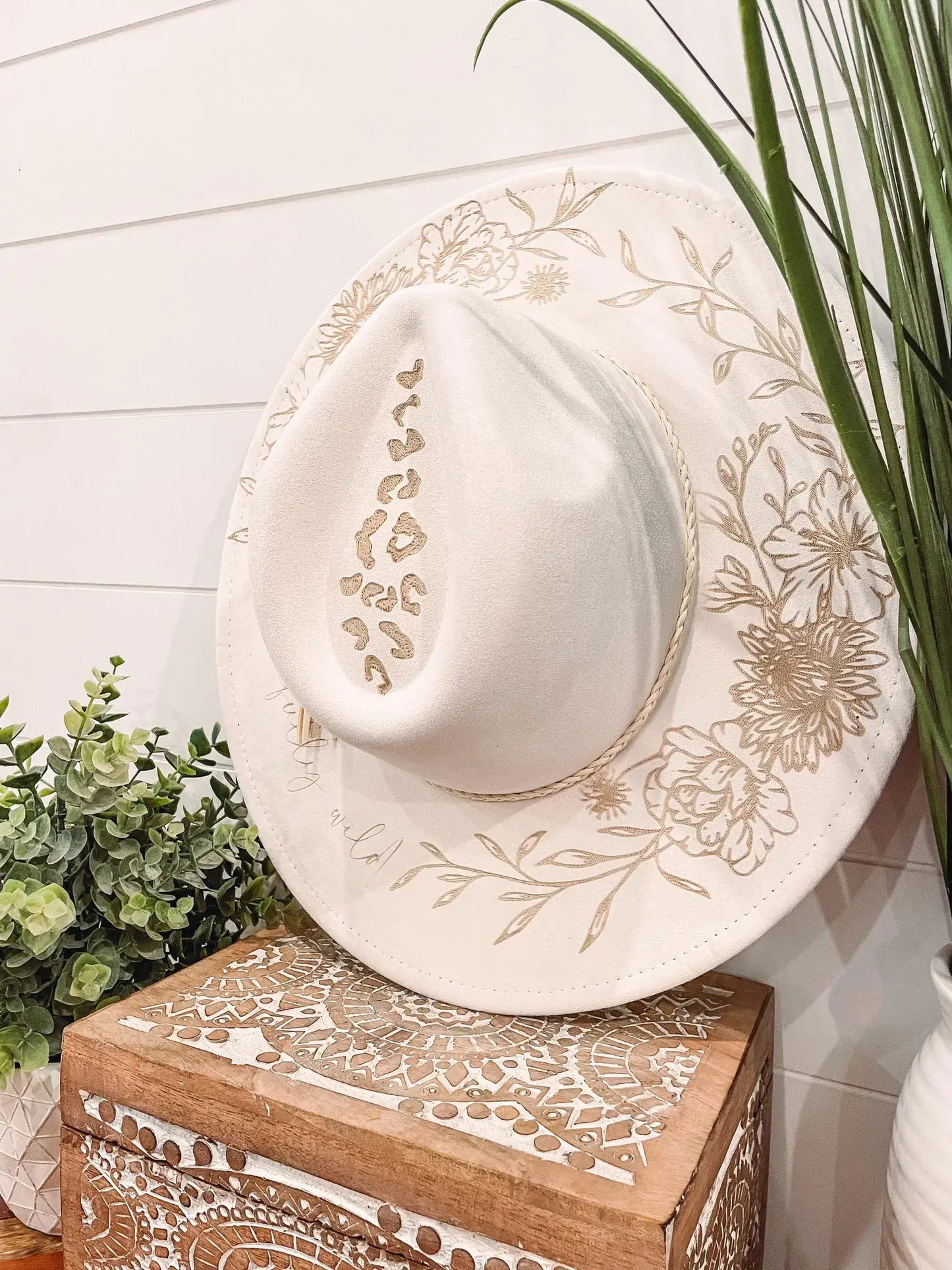 Engraved Floral Hat - Gray w/cross